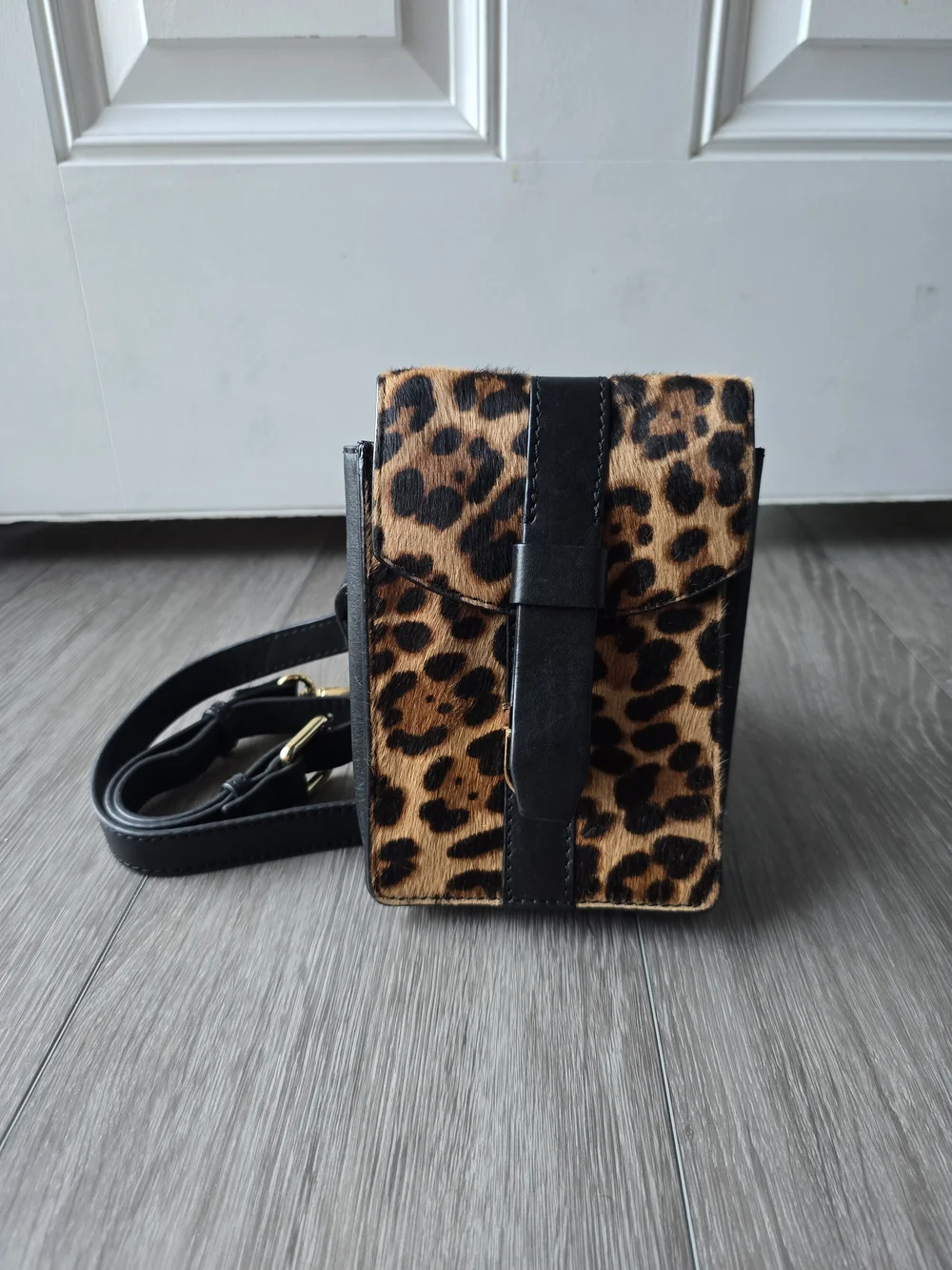 Clarks Leopard Calf Hair Leather Crossbody Phone Bag Gold Turnlock Mini Black